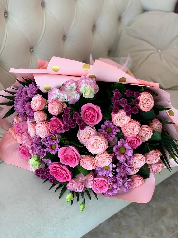 Букет цветов из: Хризантемы, Розы и Лизиантусы в Панковке