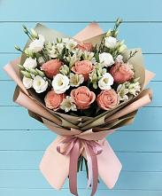 Букет цветов из:  Розы, Альстромерии и Лизиантусы в Панковке