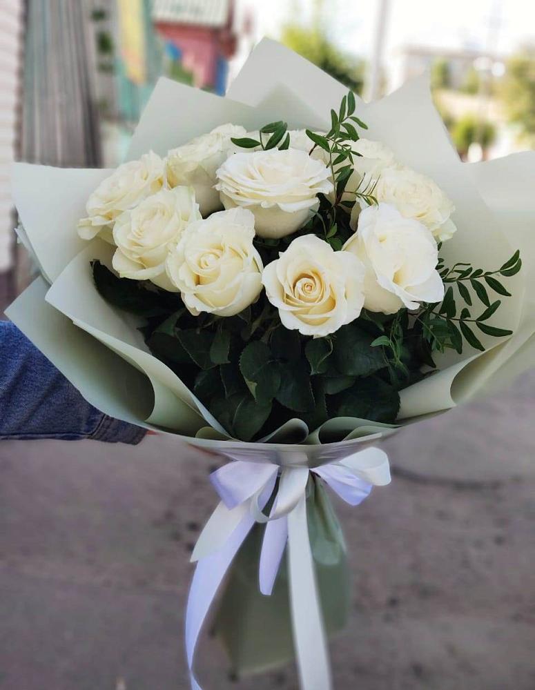Букет Белые розы Проуд в Панковке