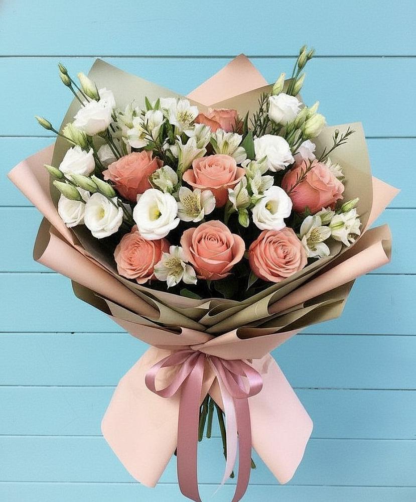Букет цветов из: Розы, Альстромерии и Лизиантусы в Панковке