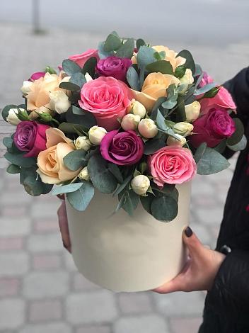 Цветочная композиция из Розы в шляпной коробке в Панковке