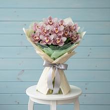 Букет цветов из:  Орхидеи и Розы в Панковке