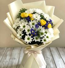 Букет цветов из:  Ирисы, Хризантемы и Розы #REPLACE_PRED# Панковке