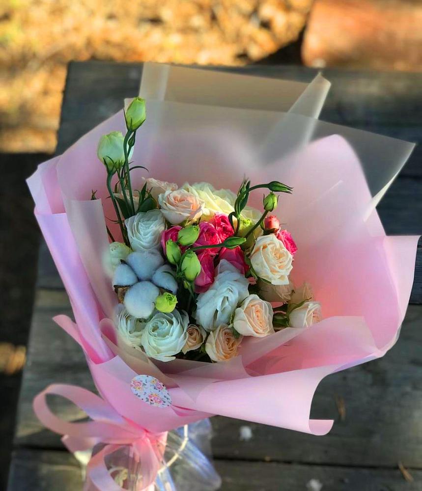 Букет цветов из: Розы и Лизиантусы в Панковке