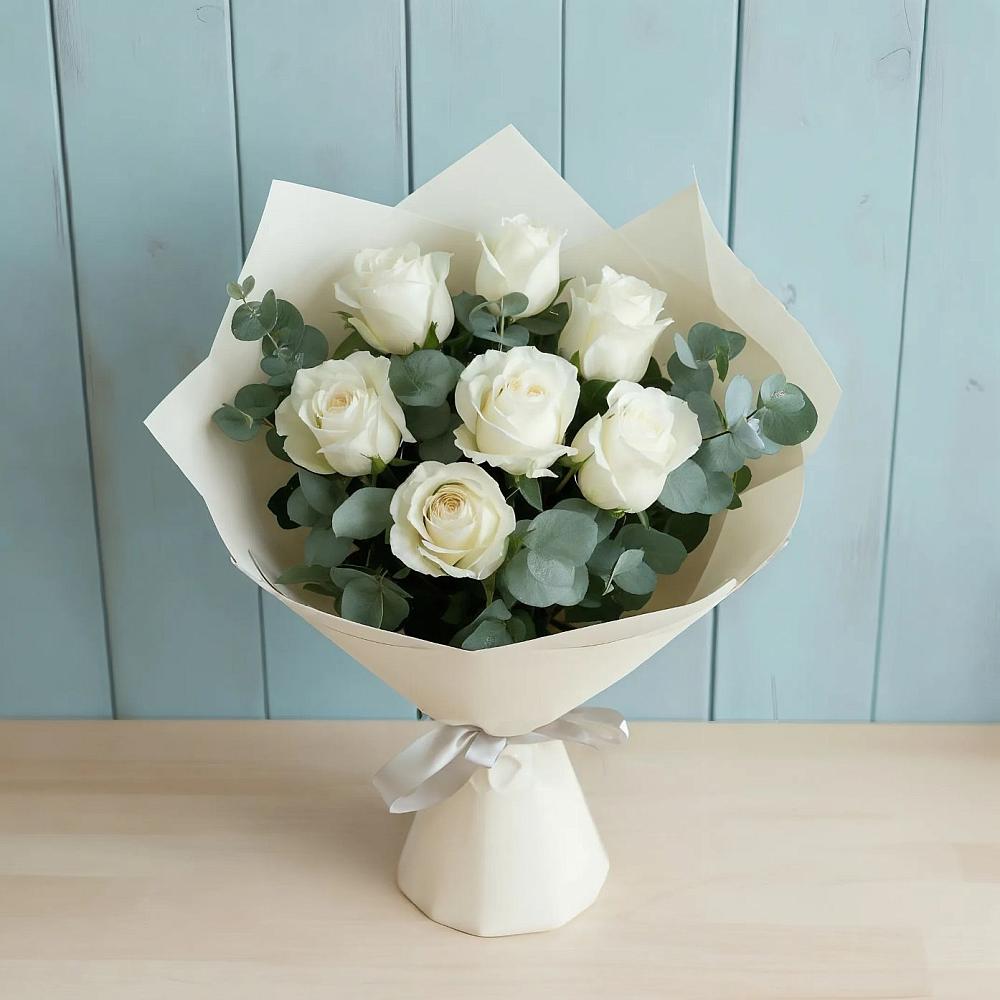 Букет Белые розы в Эвкалипте в Панковке