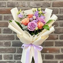 Букет цветов из:  Лизиантусы и Розы в Панковке