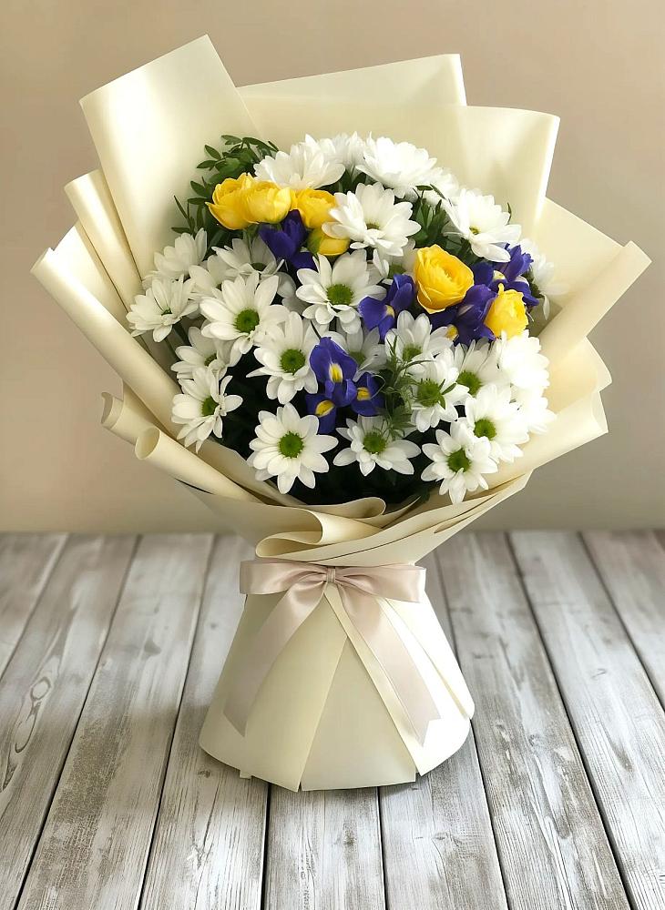 Букет цветов из: Ирисы, Хризантемы и Розы в Панковке