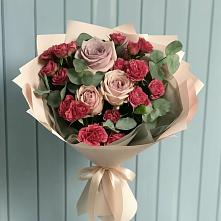 Букет цветов из:  Гвоздики и Розы в Панковке