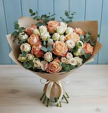 Букет цветов из:  Альстромерии и Розы в Панковке