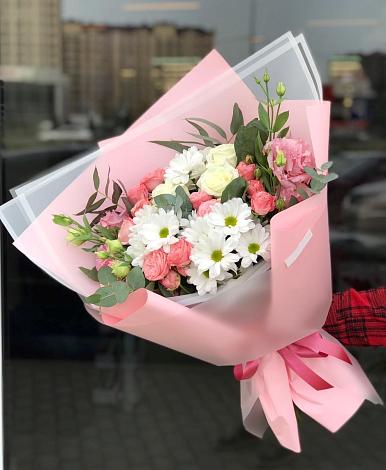 Букет цветов из: Розы, Лизиантусы и Хризантемы в Панковке